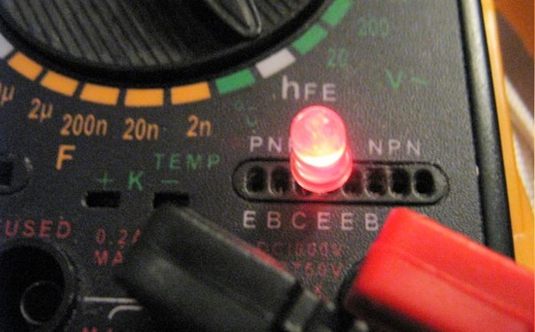Testing LED lamps with a multimeter