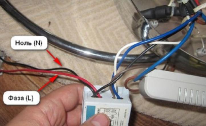 It is important not to mix things up when plugging things in.