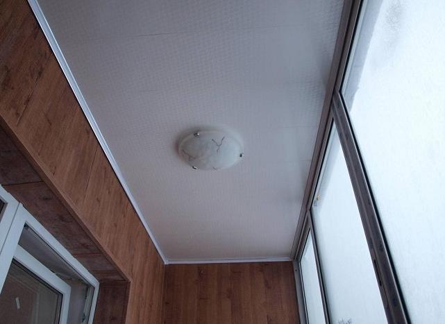 Comment fabriquer votre propre éclairage de balcon ou de loggia ?