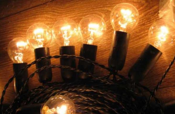 How to make a light bulb garland with their own hands