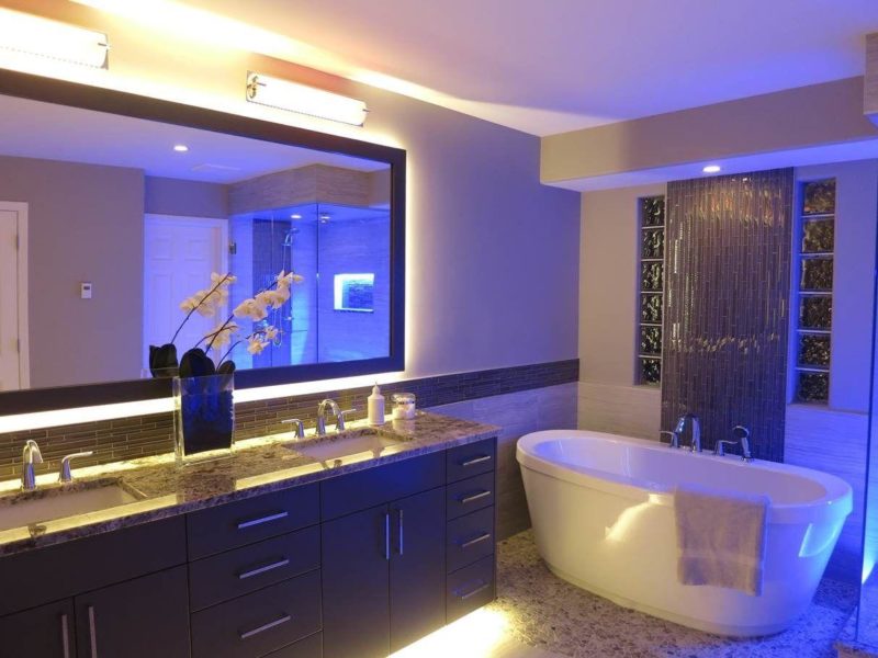Quale luce per il bagno è meglio per te?