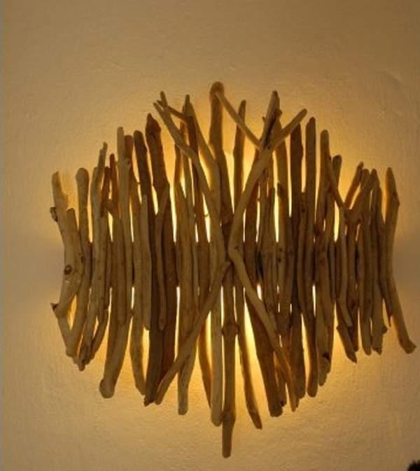 Ręcznie robione lampy ścienne - z improwizowanych materiałów